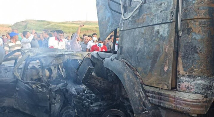 انحراف به چپ هولناک کامیون در ایلام / چند نفر کشته شدند؟+ عکس 3