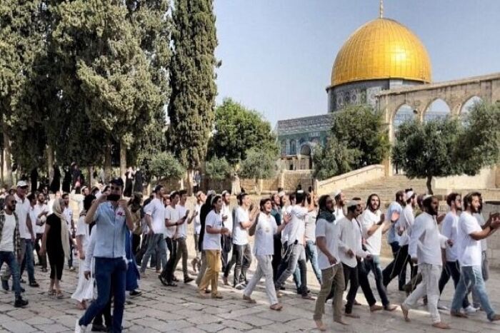 Zionists storm Al-Aqsa Mosque again: Reports