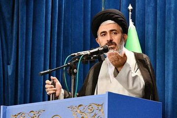 تشکیل امت اسلامی نسخه مهم مقابله با جنایات استکبار جهانی است