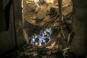 犹太复国主义政权战斗机对加沙人道主义援助物资储存处发动袭击