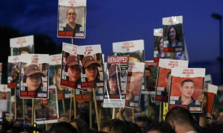 Familles de prisonniers israéliens : l’invasion de Rafah équivaudra à la mort de prisonniers