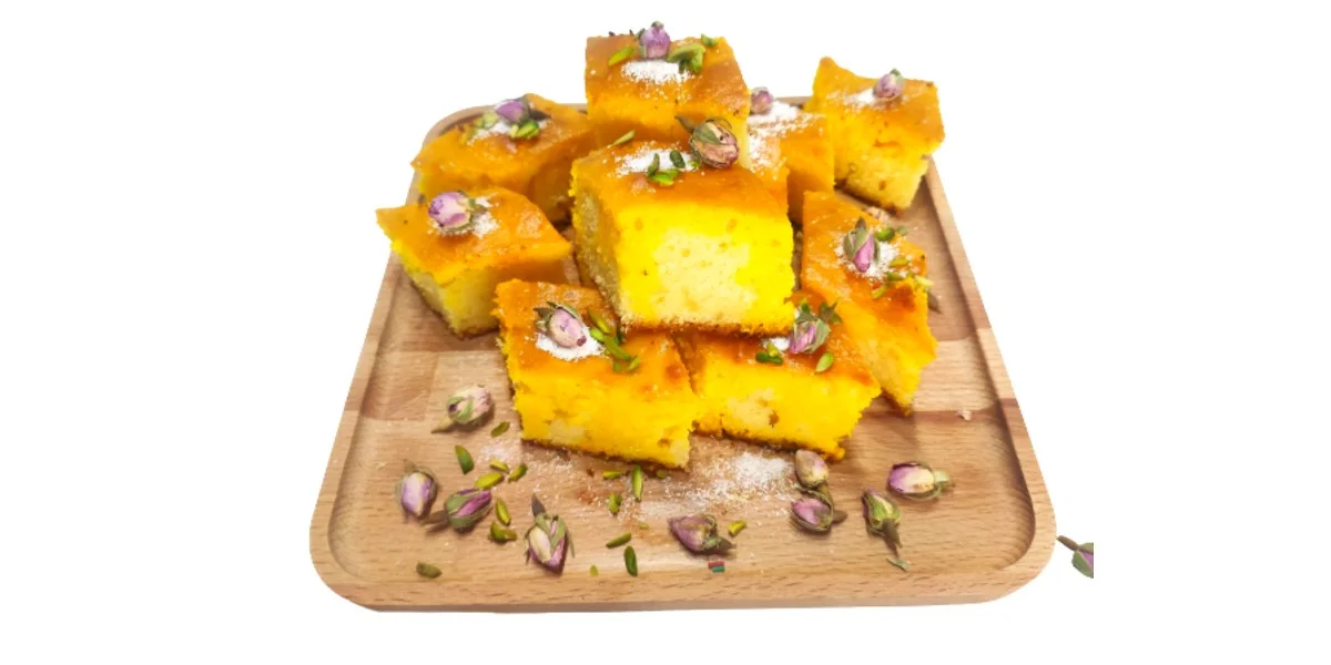 طرز تهیه کیک باقلوایی زعفرانی؛ خوشمزهترین کیک ایرانی