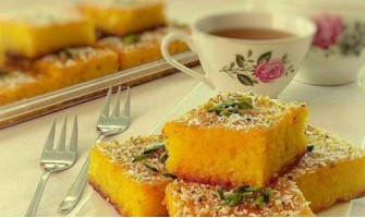 طرز تهیه کیک باقلوایی زعفرانی؛ خوشمزهترین کیک ایرانی