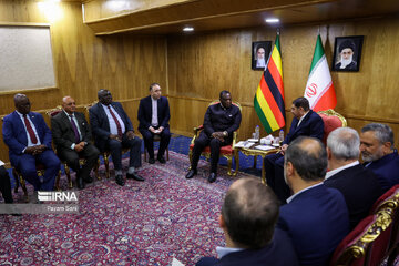 El primer vicepresidente de Irán se reúne con los invitados a la Conferencia Internacional sobre Irán y África
