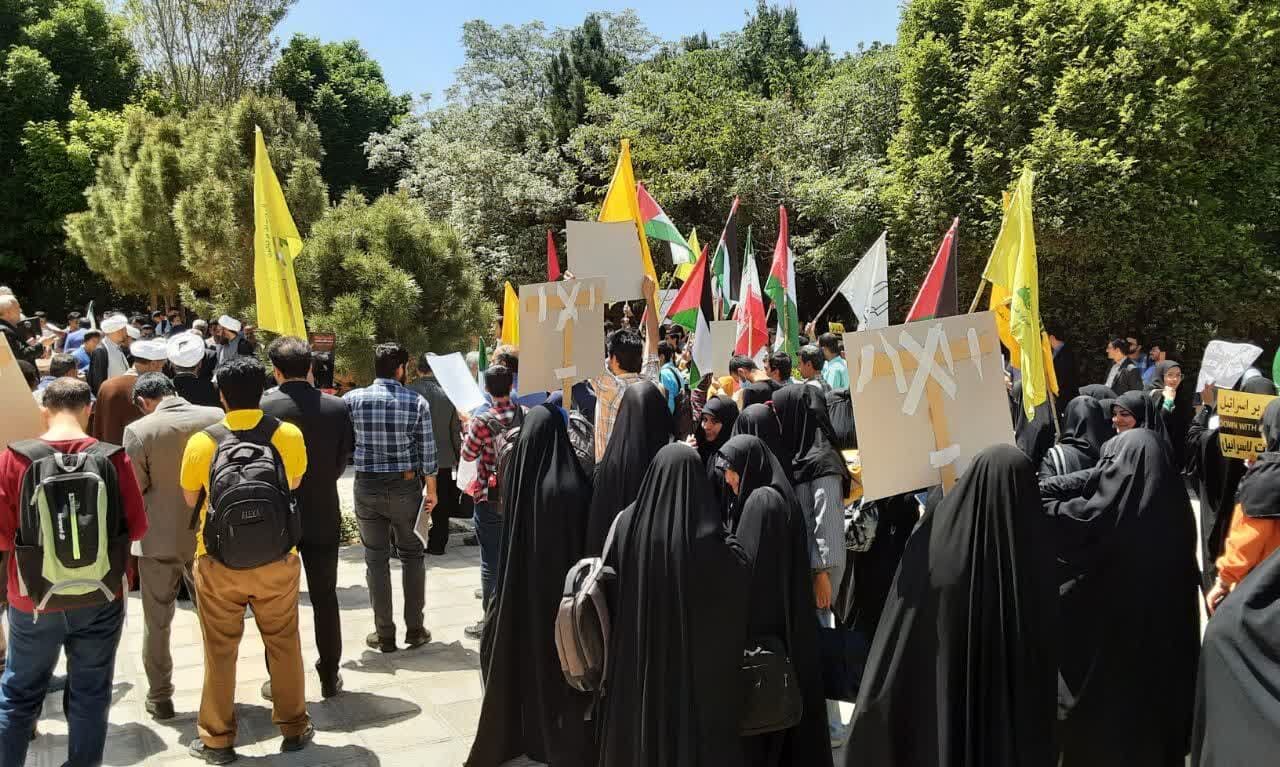 اجتماع دانشجویان دانشگاه یزد در حمایت از خیزش دانشجویان آمریکا + فیلم