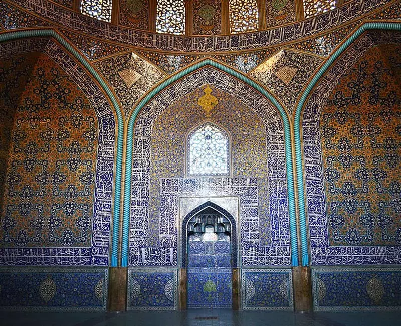 مسجد شیخ لطف الله، اثری شگفت انگیز از دوران صفویه