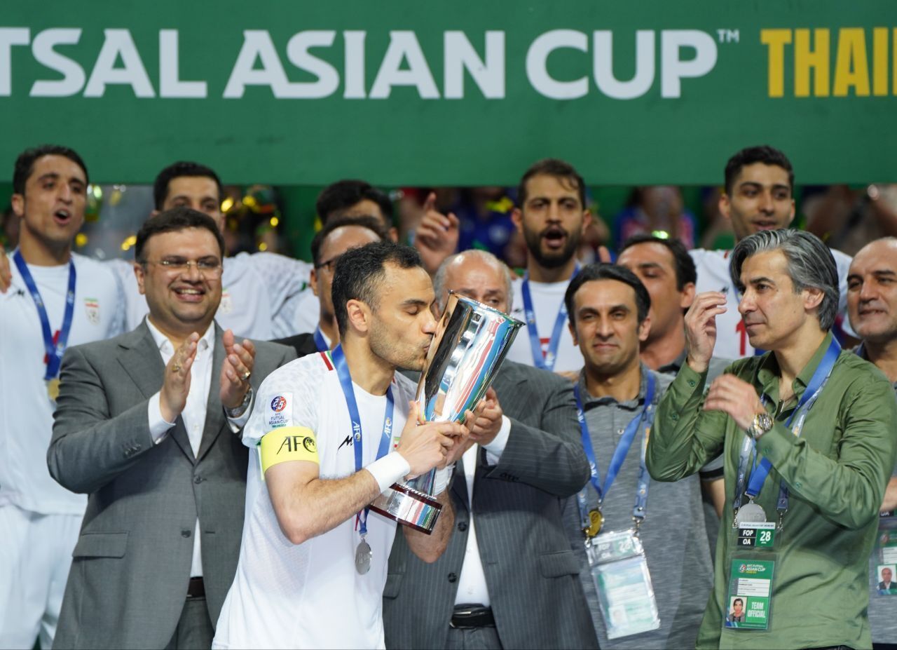 ‏ رئيسا اتحاد كرة القدم الدولي والاسيوي يهنئان المنتخب الوطني الإيراني بفوزه كأس آسيا