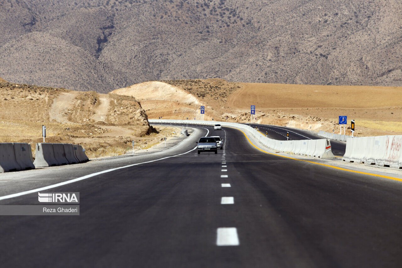 اتصال آزادراه شیراز - اصفهان به بزرگراه در مراحل پایانی است