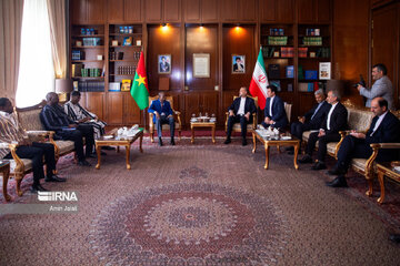 Rencontre du chef de la diplomatie iranienne avec le Premier ministre du Burkina Faso à Téhéran