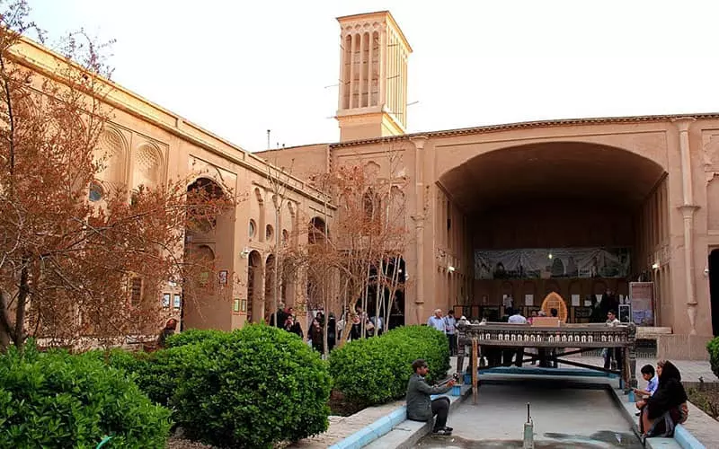 خانه لاریها در یزد، نمونهای اصیل از خانههای کویری