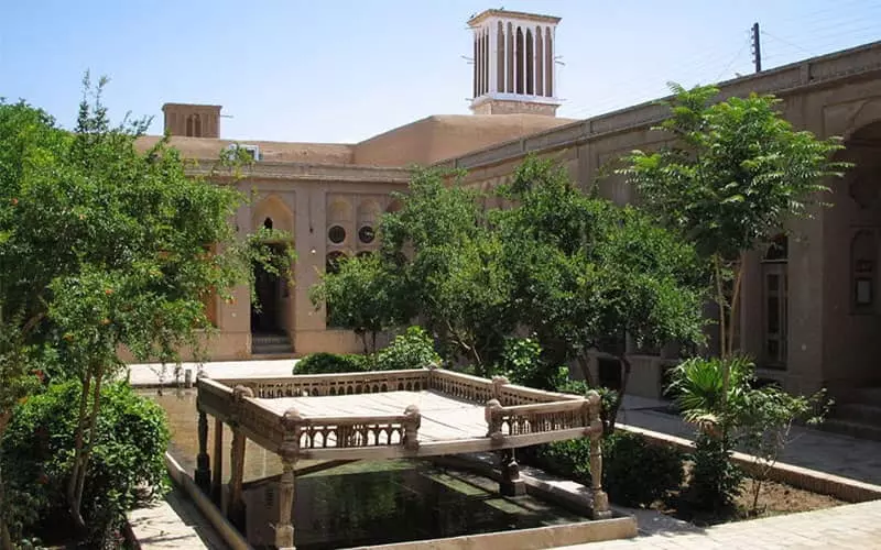 خانه لاریها در یزد، نمونهای اصیل از خانههای کویری