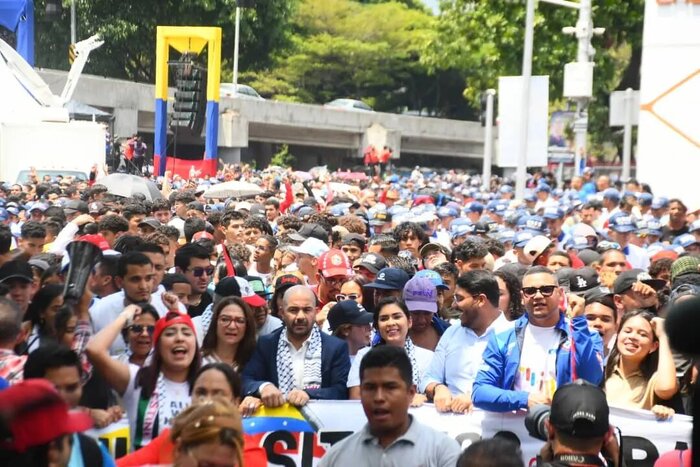 Miles de estudiantes se manifiestan en Venezuela en apoyo a Palestina