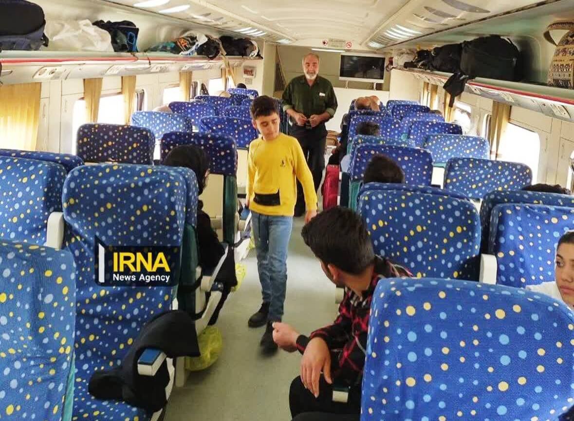 قطار مشهد-تهران پس از رفع نقص لوکوموتیو به حرکت خود ادامه داد