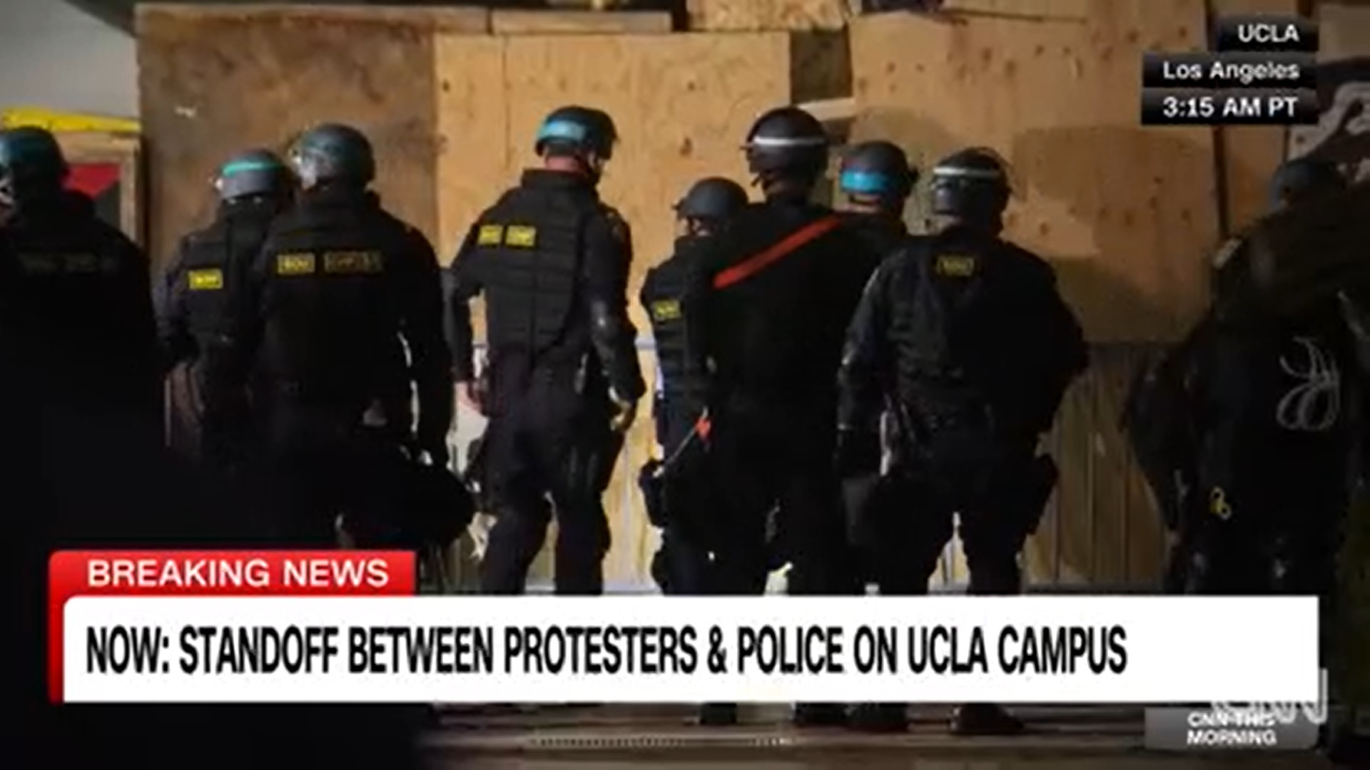 یورش پلیس آمریکا برای سرکوب و بازداشت دانشجویان دانشگاه لس‌آنجلس