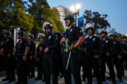 پلیس لس‌آنجلس با تمام قوا آماده سرکوب دانشجویان معترض شد