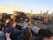 Ein Selfie mit erbeuteten amerikanischen Panzern in Moskau