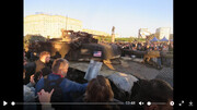 Un selfie avec des chars américains saisis à Moscou
