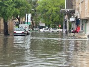 بارش ۱۰۰ میلی‌متری باران در دزفول خیابان‌ها را زیر آب برد