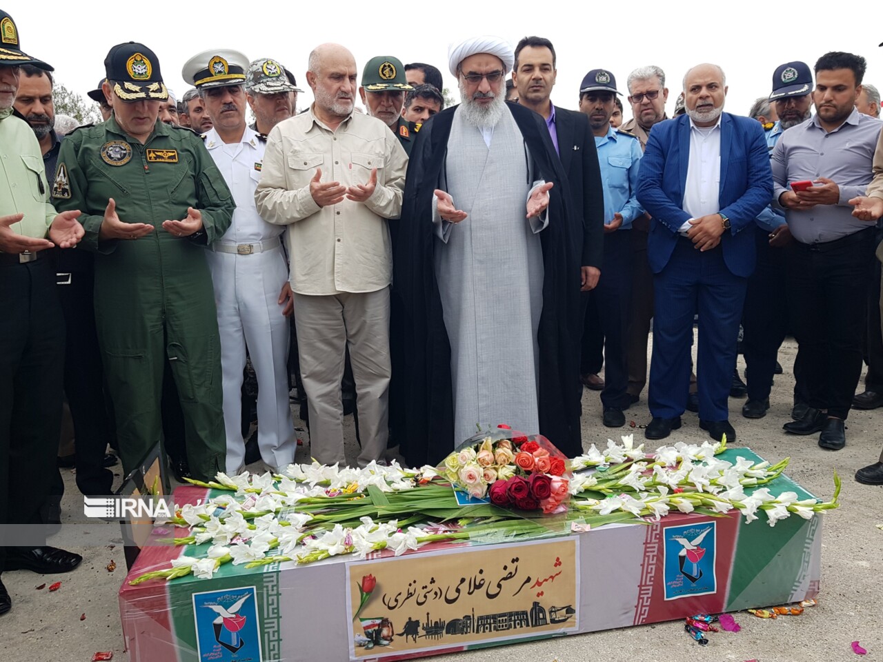 یک شهید دوران دفاع مقدس در بوشهر استقبال شد