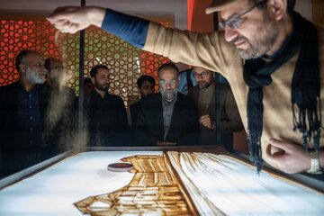 بازدید معاون سفارت ایران از  نمایشگاه قرآن