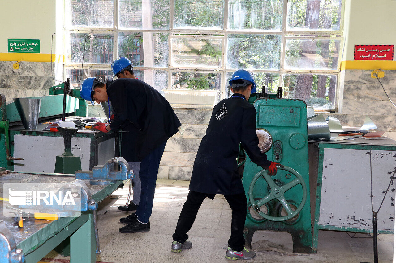 کمبود تجهیزات چالش اساسی هنرستان‌های اصفهان است