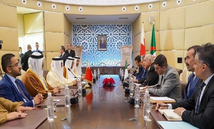 بررسی آخرین تحولات جهان عرب در دیدار وزرای خارجه الجزایر و بحرین
