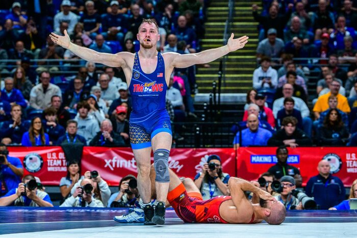 وزن به وزن با کشتی آزاد؛ ورود مومنی به اقلیم بزرگان