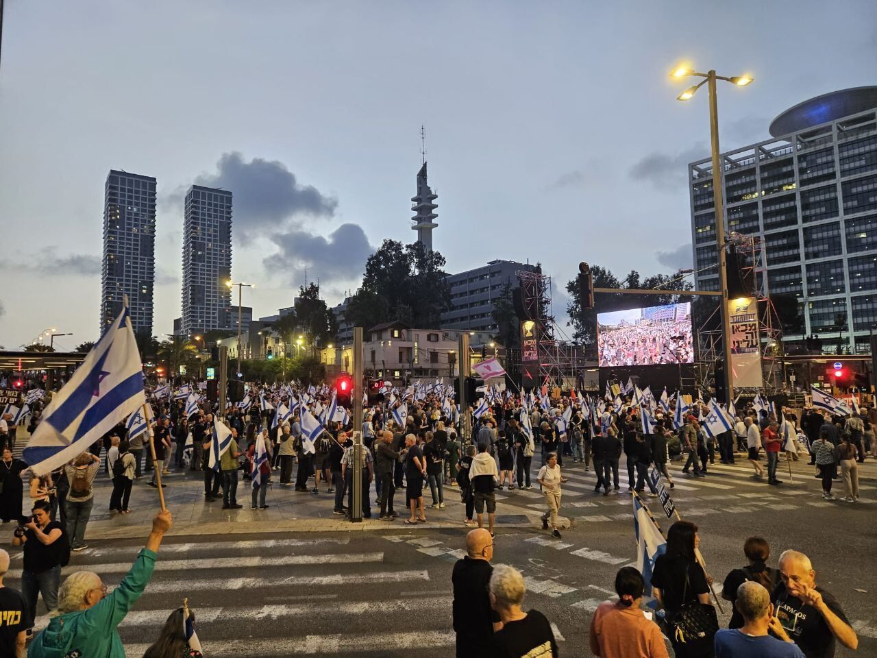 Les manifestants sionistes ont organisé une marche silencieuse anti-Netanyahou