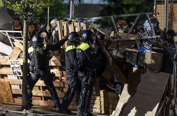 بازداشت ۱۲۵ نفر در رویارویی خشونت آمیز پلیس و معترضان در دانشگاه آمستردام