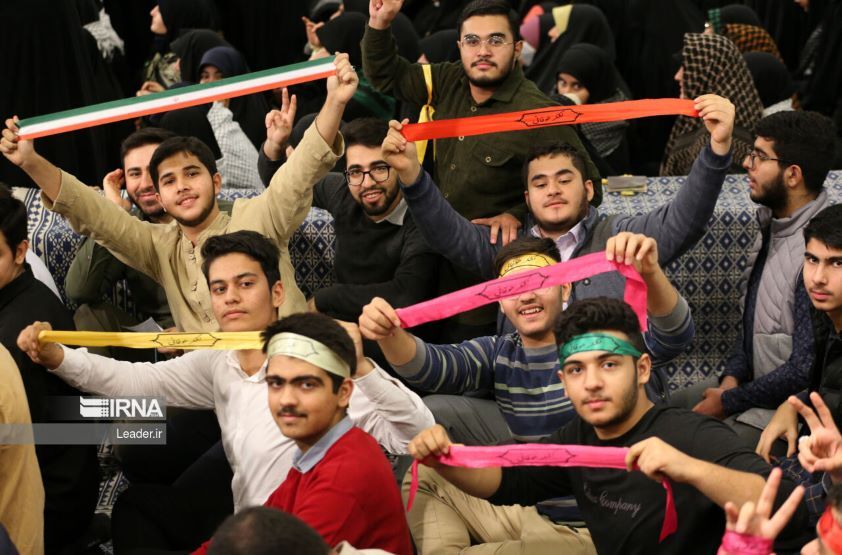 دستاوردهای معنوی انقلاب اسلامی با ابزار هنر برای نسل جوان بیان شود