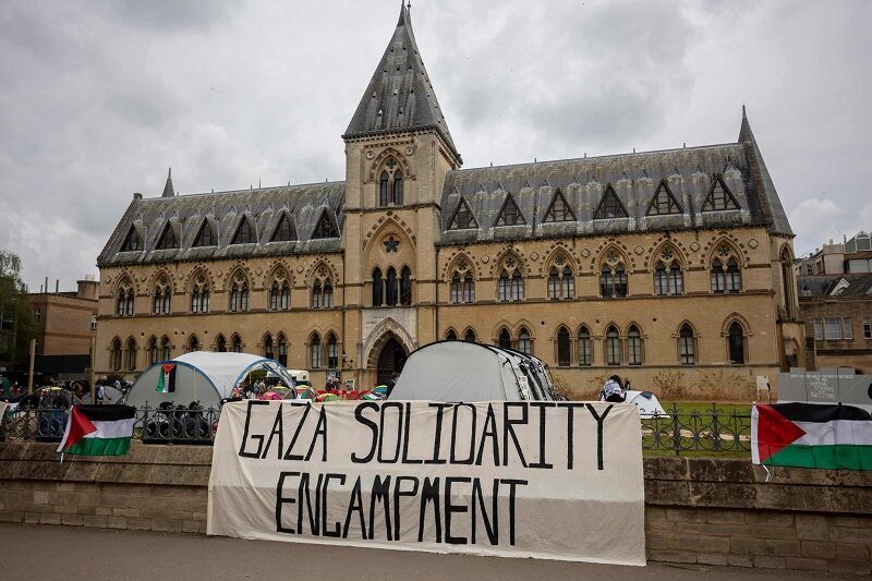 Die Studenten der Universitäten Oxford und Cambridge schlossen sich der Bewegung der Unterstützer Palästinas an