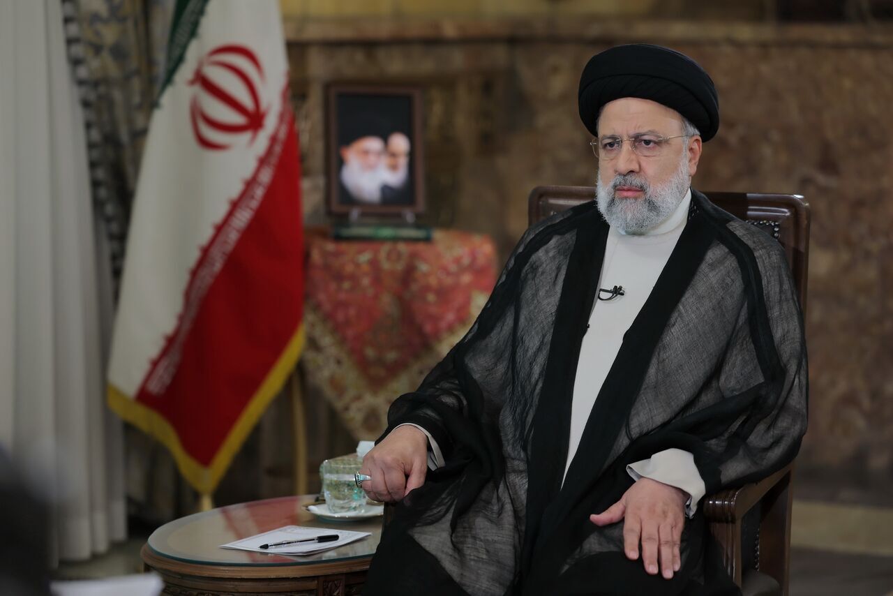 Raisi: Si alguien quiere enfrentarse a Irán, nos enfrentaremos a ello con fuerza