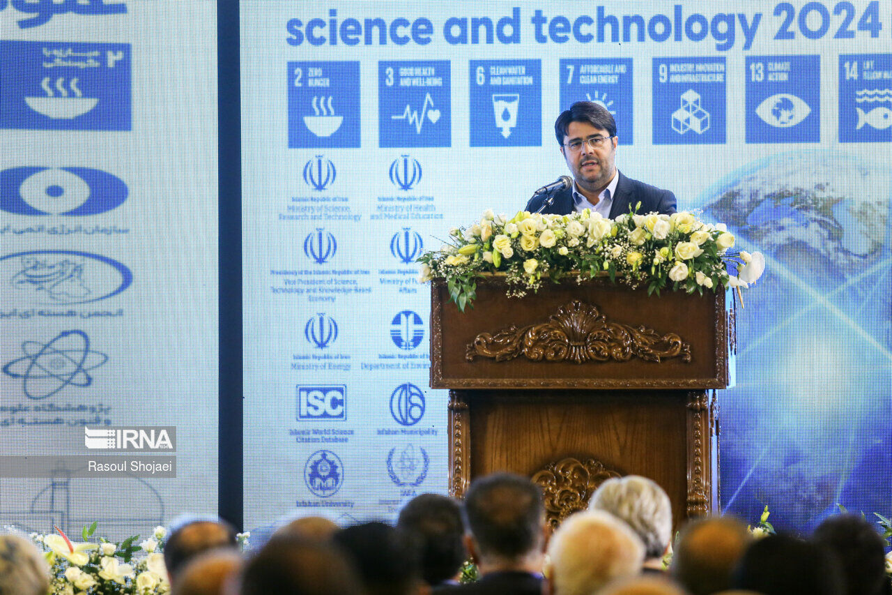 رئيس الجمعية النووية الإيرانية: المؤتمر النووي الدولي حدث تاريخي للصناعة النووية رئيس الجمعية النووية الإيرانية: المؤتمر النووي الدولي حدث تاريخي للصناعة النووية