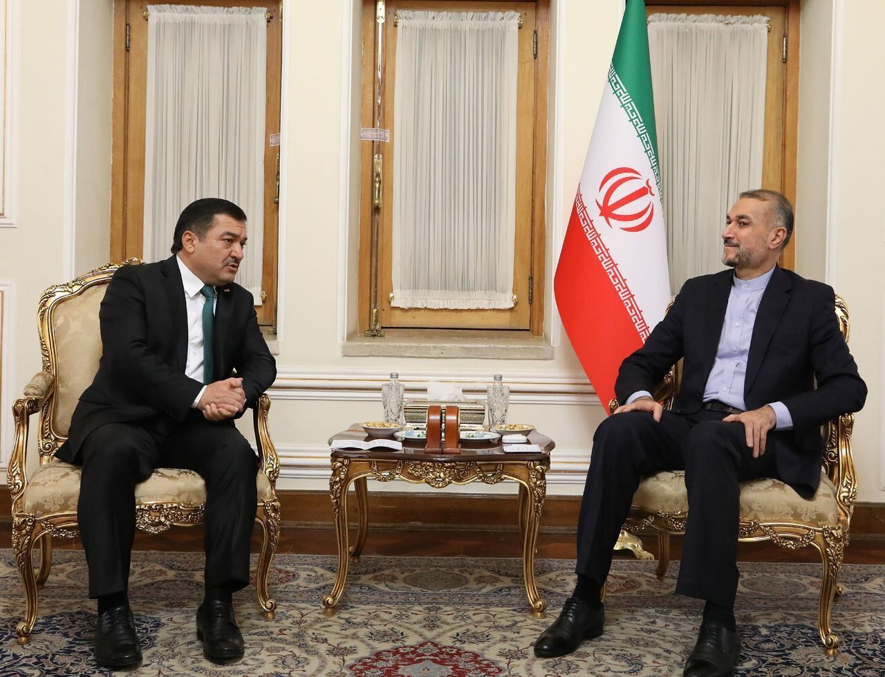 وزير الخارجية يدعو للاسراع في تطبيق الاتفاقيات بين ايران وطاجيكستان