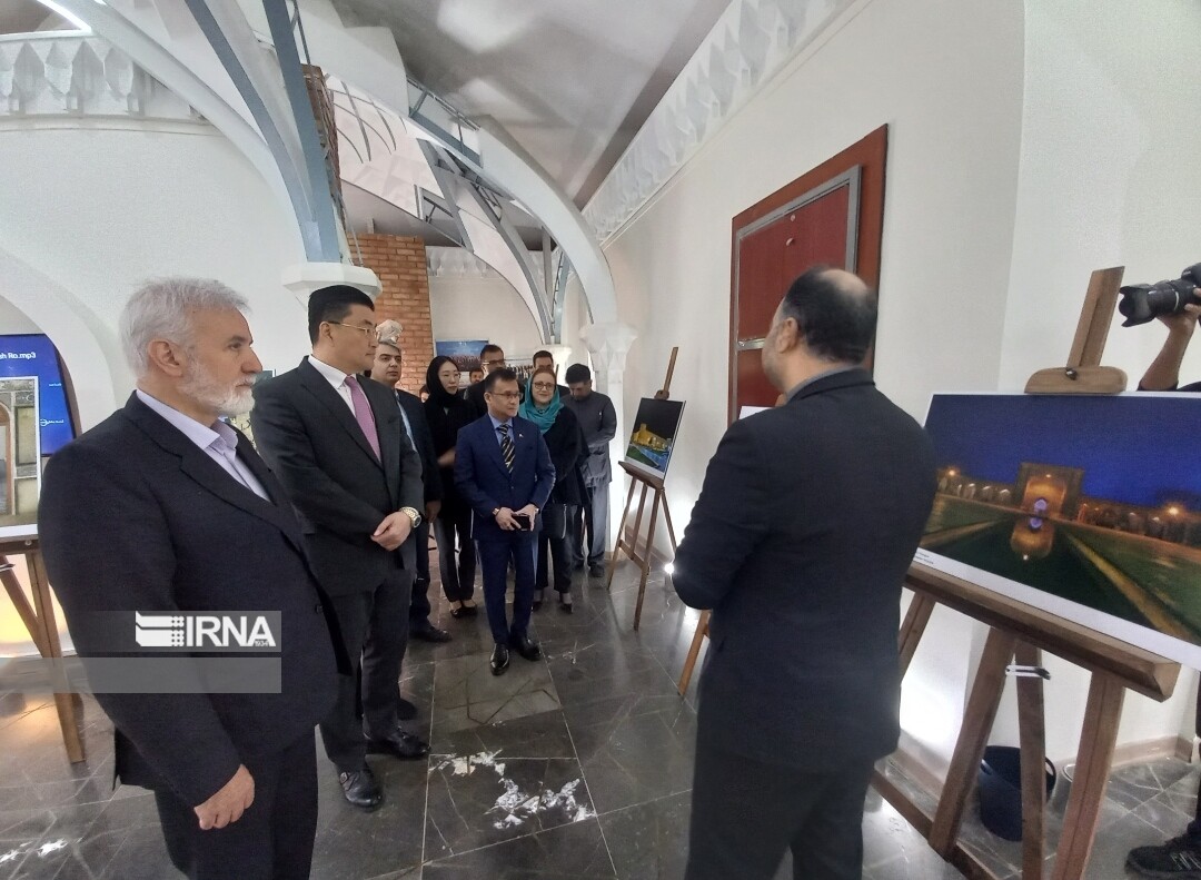 نمایش نقش بهشتی شیراز در مجمع شهرداران آسیایی
