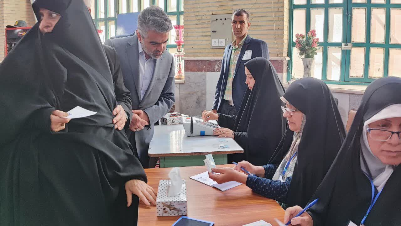 شعب انتخاباتی در جنوب غربی و شمال شرق استان تهران میزبان روسای قوای مجریه و مقننه