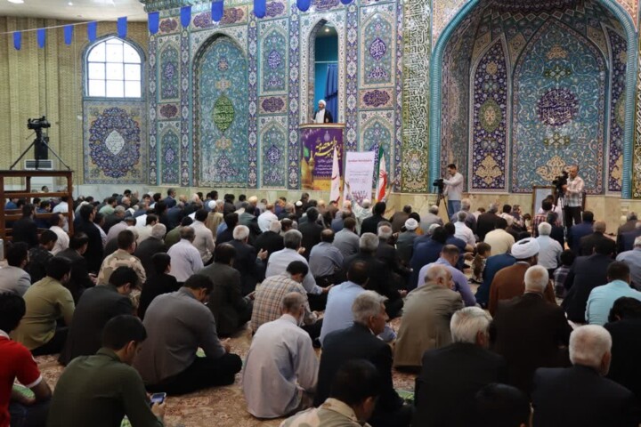 امام جمعه ایلام: فصل بیداری ملت ها در مسیر تحقق شعارهای انقلاب اسلامی است