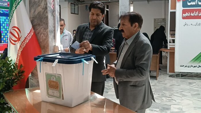 حضور پرشور بیرجندیها پای صندوقهای رای