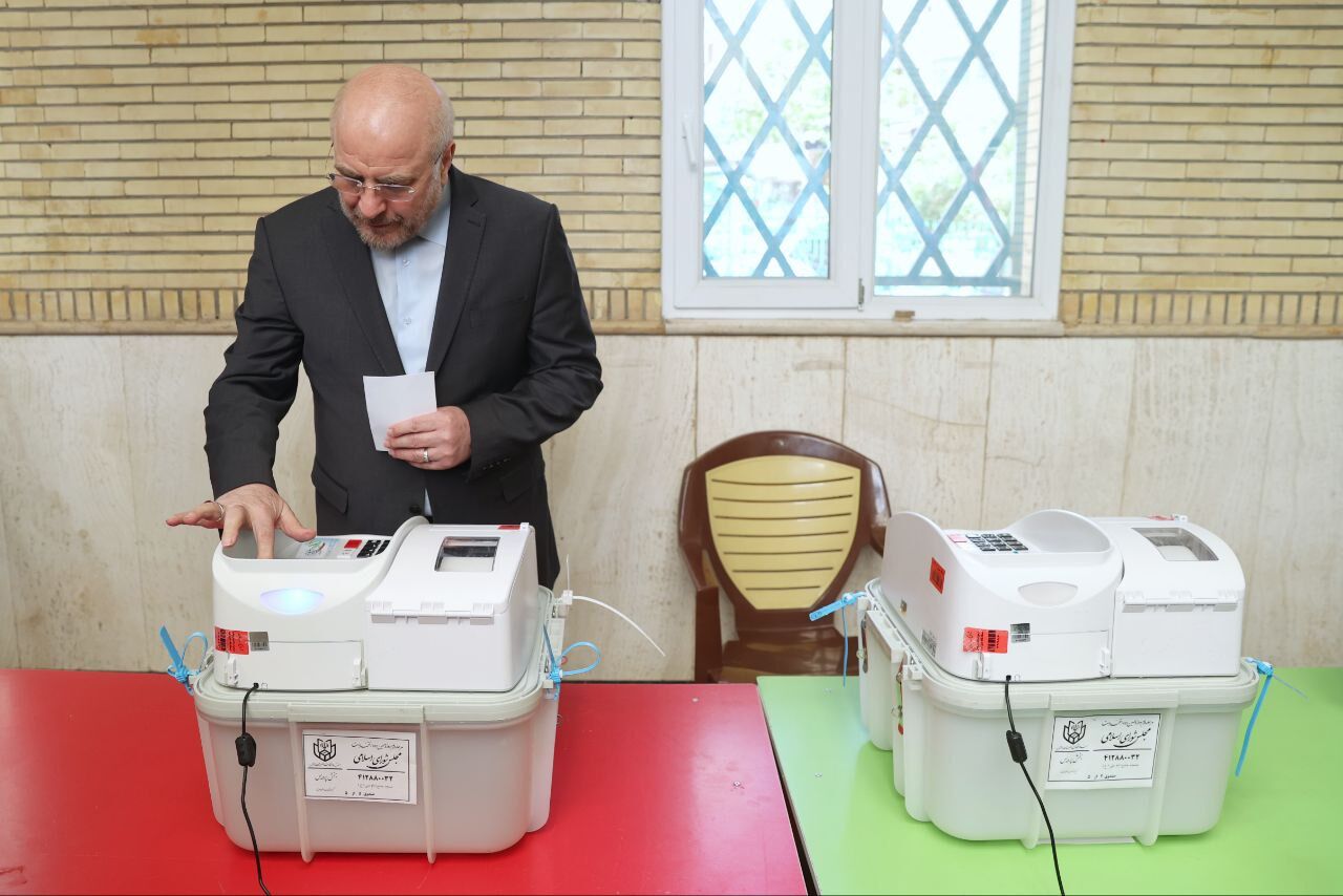 رئیس مجلس شورای اسلامی رای خود را ثبت کرد
