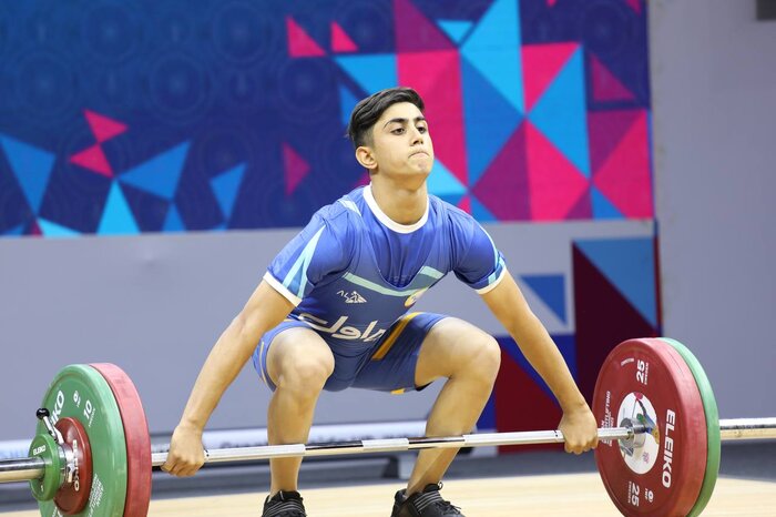 پیشتازی آذربایجان غربی در وزنه‌برداری قهرمانی نوجوانان و جوانان کشور + فیلم