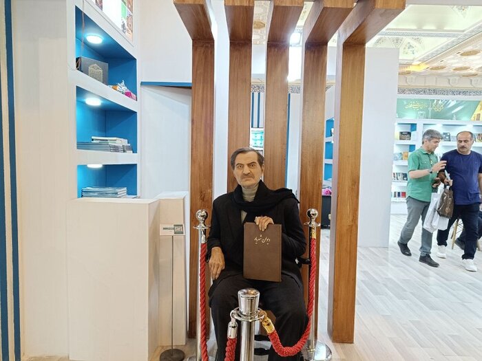 مشاهیر در نمایشگاه کتاب؛ بازار سلفیها داغ شد 4