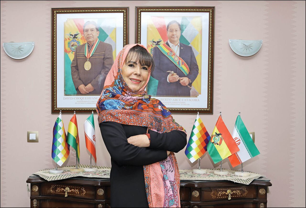 سفيرة بوليفيا لدى طهران: يتعين علينا اظهار الواقع السلمي لبرنامج ايران النووي للعالم