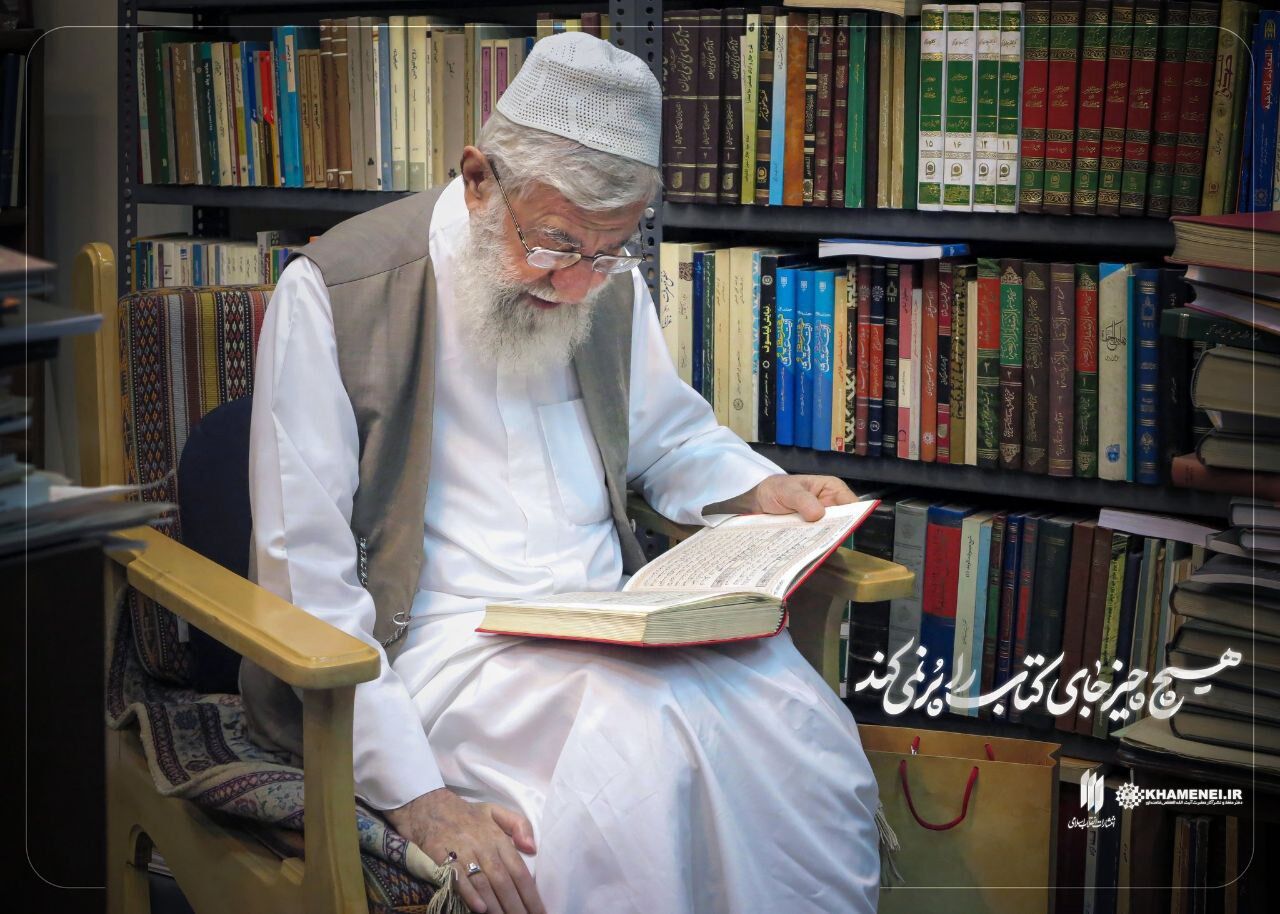 رہبر انقلاب اسلامی کی ذاتی لائبریری میں کون سی کتابیں ہیں؟