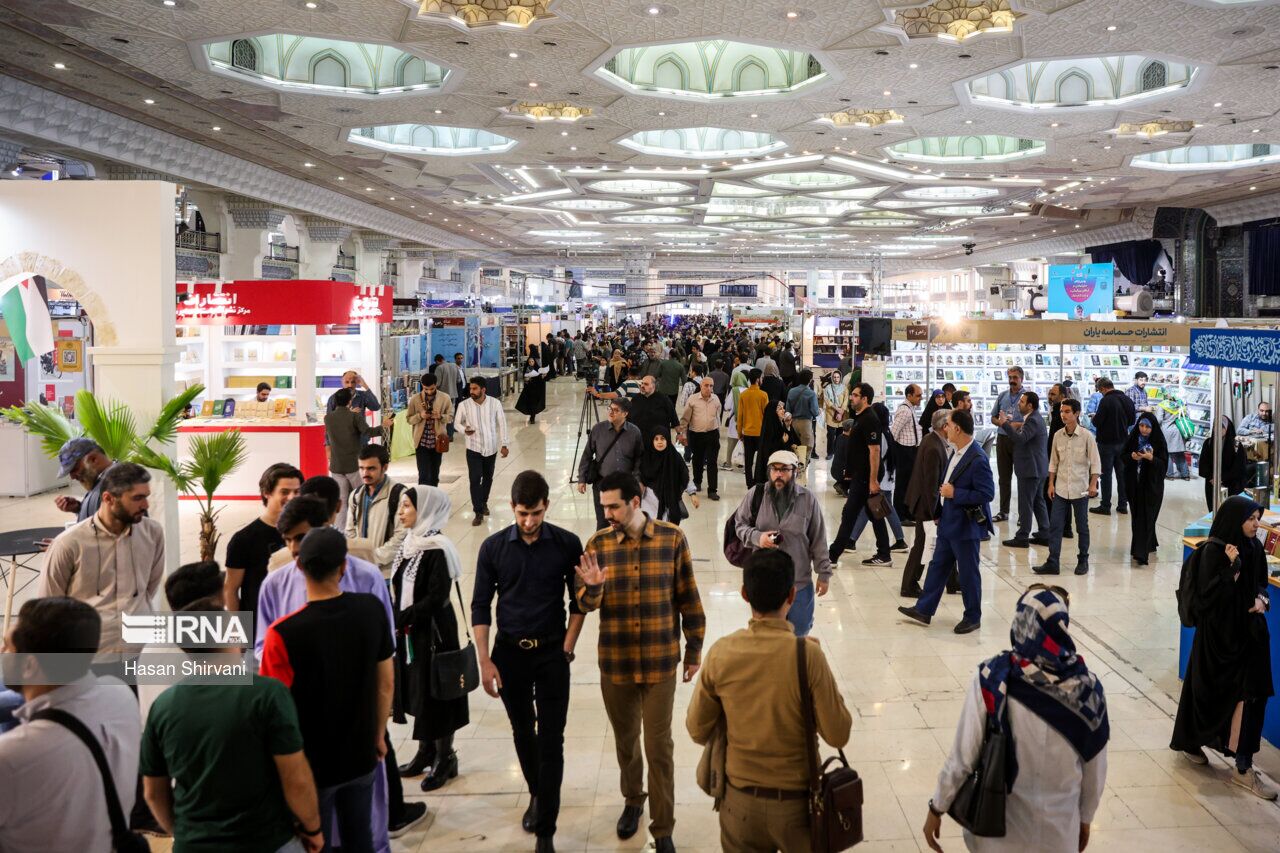 با کتاب به گذشته و آینده سفر کنید + فیلم