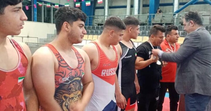 چرخ ورزش کشتی آزاد فارس با نوجوانان به حرکت در آمد