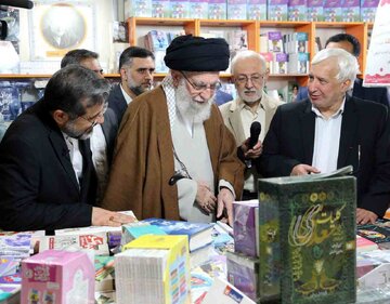 Supreme Leader tours Tehran book fair