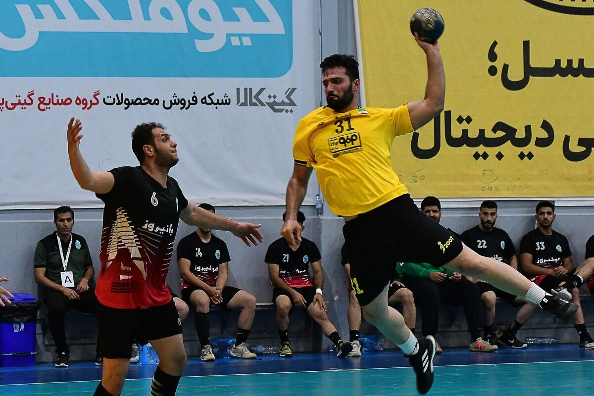 آخرین شهرآورد هندبال اصفهان مساوی شد