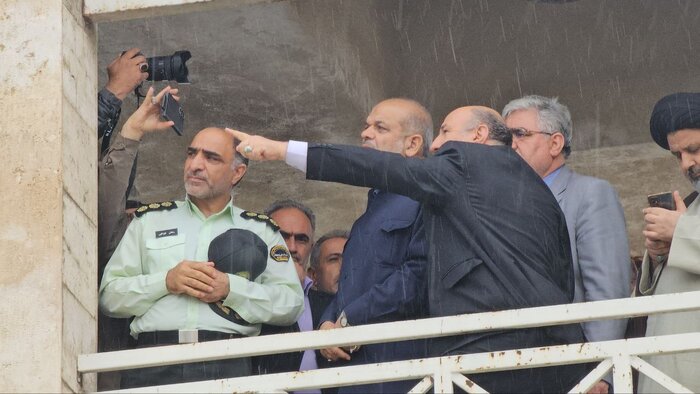 وزیر کشور در حلقه بازرگانان/ وحیدی از فعال‌ترین مرز زمینی کشور بازدید کرد