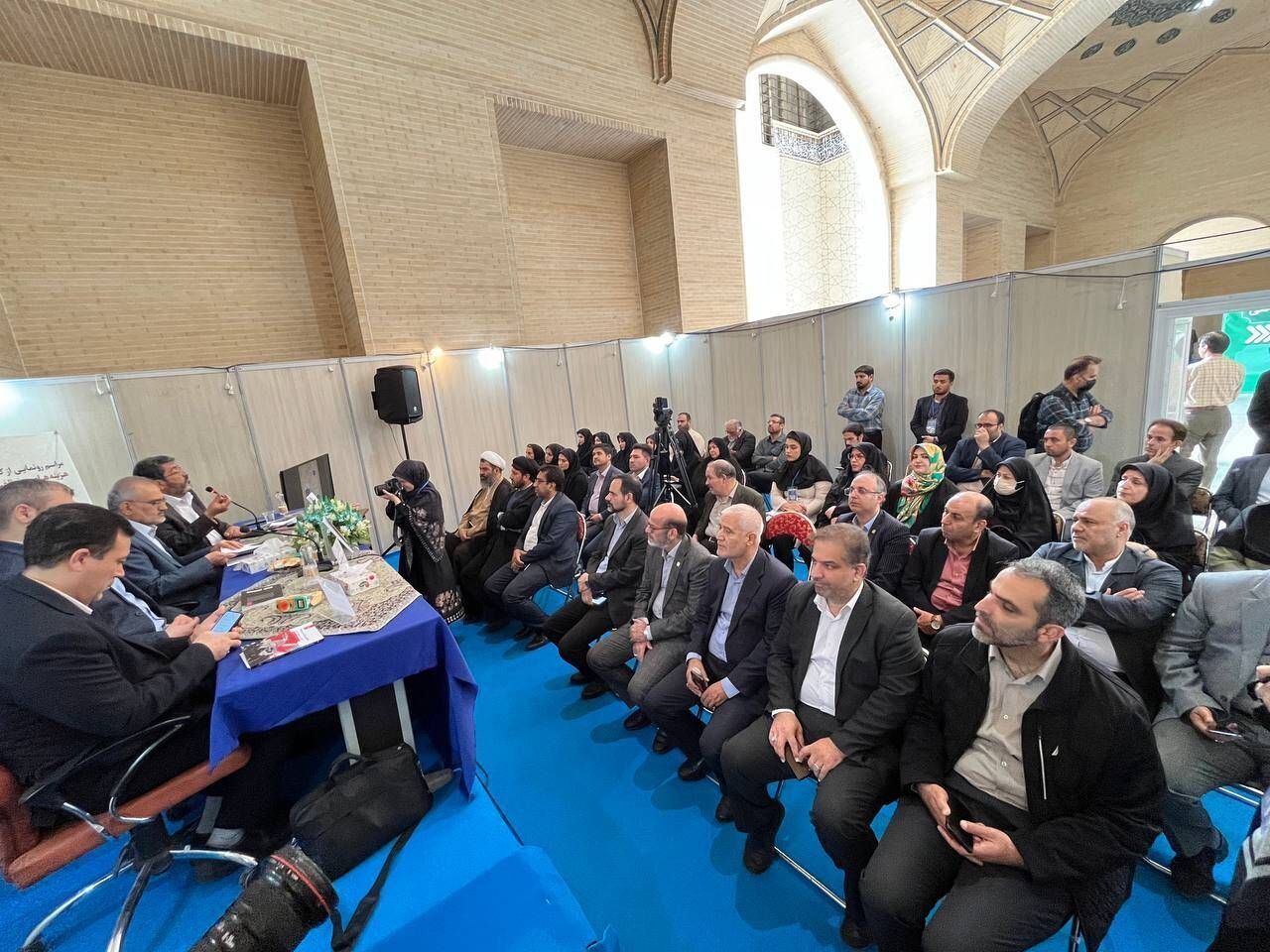 مشاور فرهنگی رئیسجمهور از «هزینههای مخالفت در آمریکا» نوشت