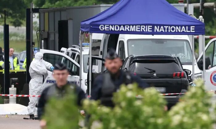 کشته شدن ۲ پلیس فرانسه در جریان حمله افراد مسلح به خودروی حامل زندانیان